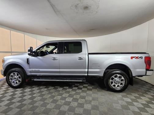 2022 Ford F-350 LARIAT SUPER DUTY