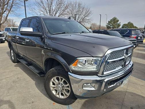 2018 RAM 2500 Laramie Crew Cab 4x4 6'4' Box