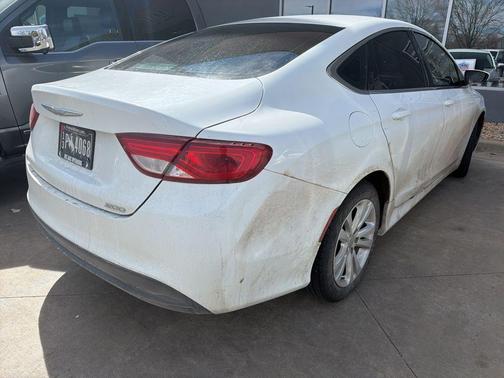 2016 Chrysler 200 LX