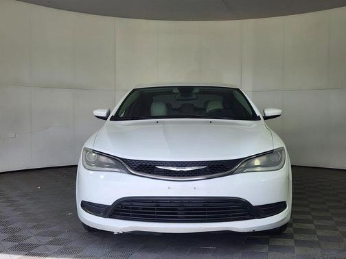 2016 Chrysler 200 LX