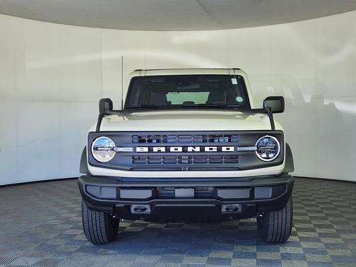 Desert Sand 2026 Ford Bronco Base