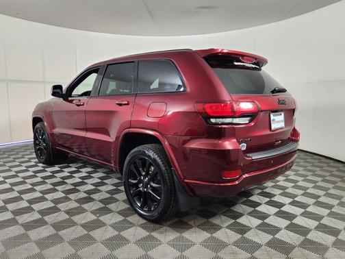 2021 Jeep Grand Cherokee LAREDO