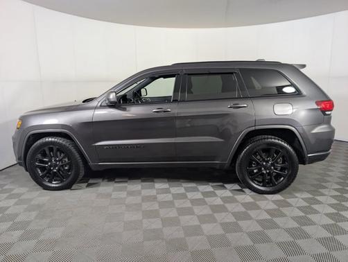 2021 Jeep Grand Cherokee LAREDO