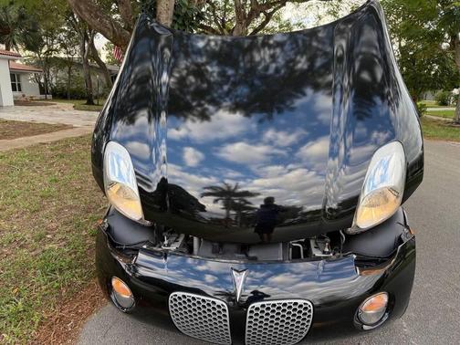 Mysterious 2009 Pontiac Solstice Base 2dr Convertible