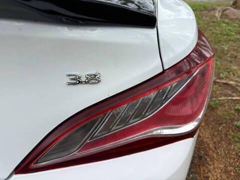 White 2016 Hyundai Genesis Coupe 3.8 Base