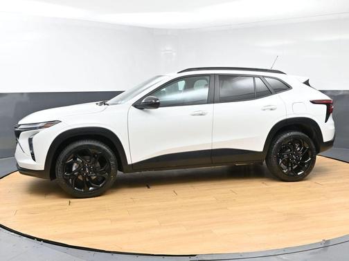 Summit White 2024 Chevrolet Trax FWD 2RS