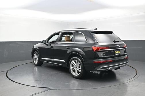 Mythos Black Metallic 2023 Audi Q7 55 Premium Plus