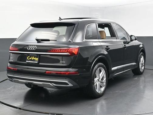 Mythos Black Metallic 2023 Audi Q7 55 Premium Plus
