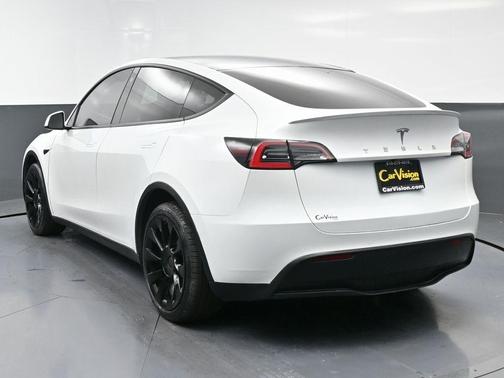 2021 Tesla Model Y Standard Range Rear-Wheel Drive