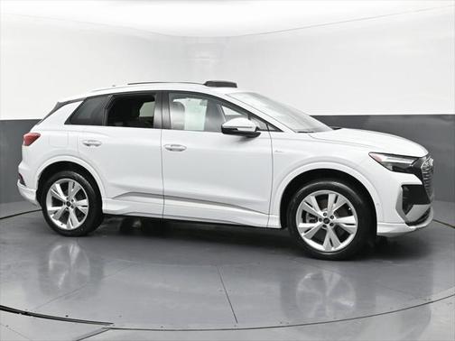2023 Audi Q4 e-tron Premium Plus 50 quattro