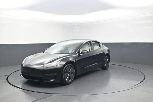 Pearl White Multi-Coat 2023 Tesla Model 3 Standard Range