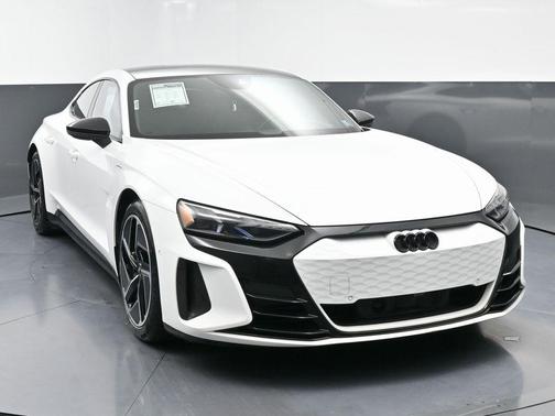 2023 Audi RS e-tron GT Base