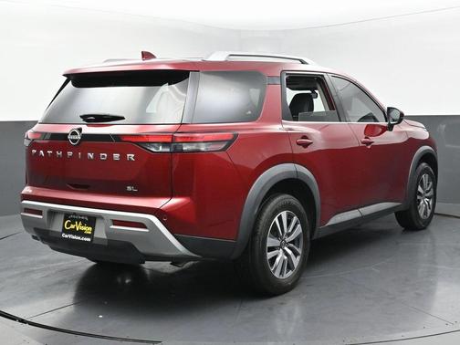 2023 Nissan Pathfinder SL FWD