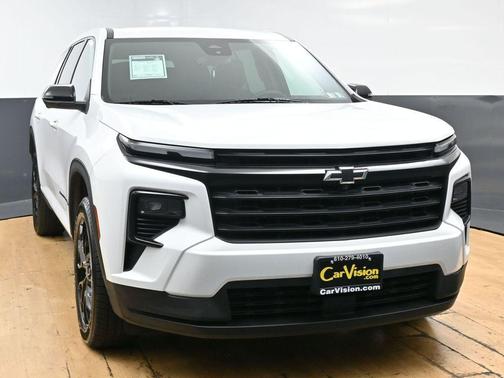 Summit White 2024 Chevrolet Traverse LS