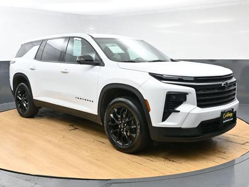 Summit White 2024 Chevrolet Traverse LS