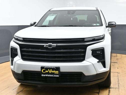 Summit White 2024 Chevrolet Traverse LS