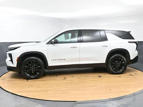 Summit White 2024 Chevrolet Traverse LS