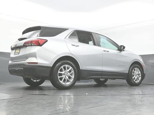 Silver Ice Metallic 2022 Chevrolet Equinox 1LT