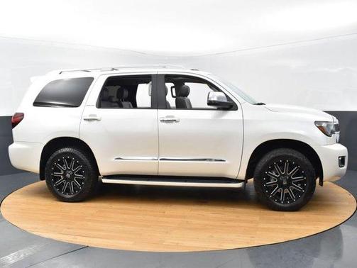 Photo 5 of 68 of 2021 Toyota Sequoia Limited