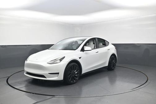 Pearl White Multi-Coat 2022 Tesla Model Y Performance
