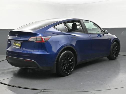 2022 Tesla Model Y Long Range Dual Motor All-Wheel Drive