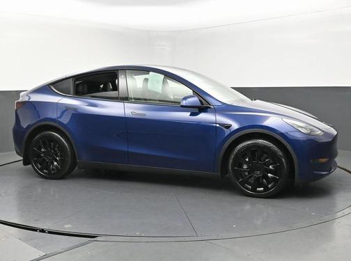 2022 Tesla Model Y Long Range Dual Motor All-Wheel Drive