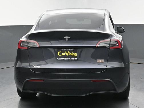 2024 Tesla Model Y Standard Range