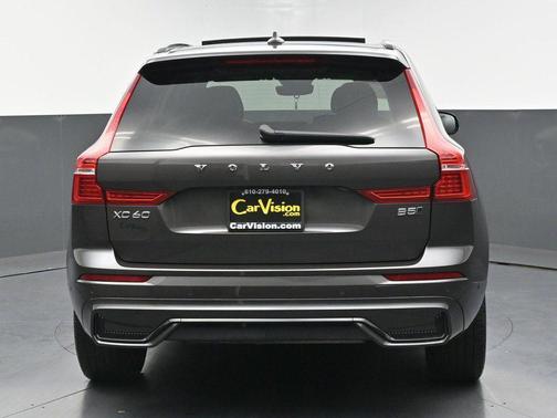 2023 Volvo XC60 B5 Plus Dark Theme