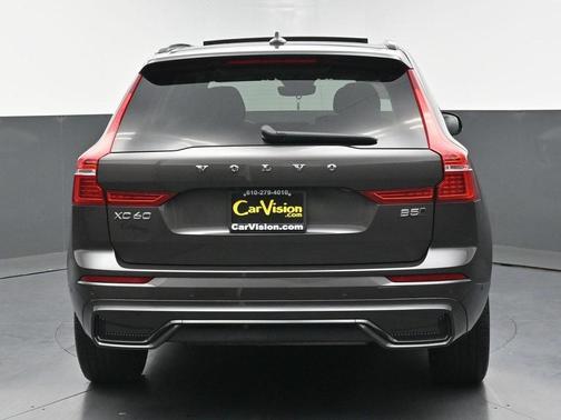2023 Volvo XC60 B5 Plus Dark Theme