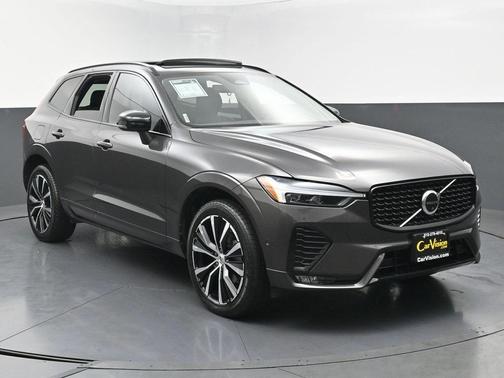 2023 Volvo XC60 B5 Plus Dark Theme