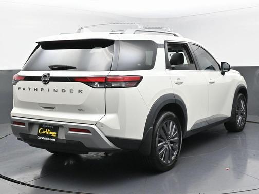 2023 Nissan Pathfinder SL FWD
