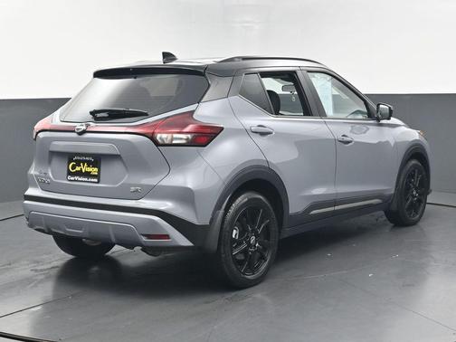 Gray/Super Black 2023 Nissan Kicks SR