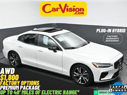 2022 Volvo S60 Recharge Plug-In Hybrid T8 R-Design Expression