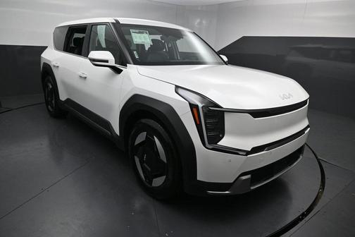 2024 Kia EV9 Light Short Range