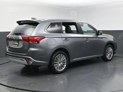 2022 Mitsubishi Outlander PHEV SEL