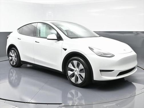 2022 Tesla Model Y Long Range Dual Motor All-Wheel Drive