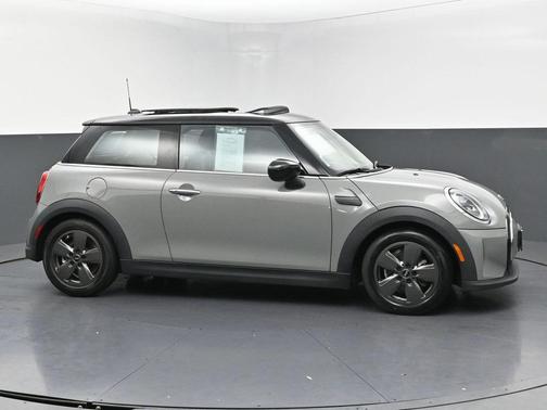 2022 MINI Hardtop Cooper