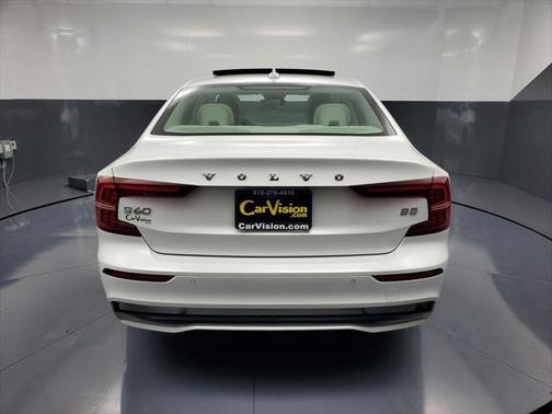 2023 Volvo S60 B5 Plus Dark Theme
