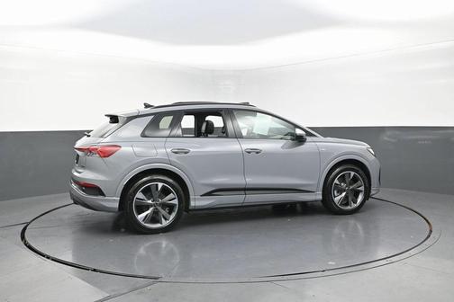 2024 Audi Q4 e-tron Premium Plus 55 quattro