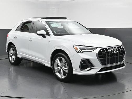 2024 Audi Q3 Premium 45 TFSI S line quattro Tiptronic