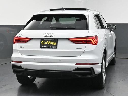 2024 Audi Q3 Premium 45 TFSI S line quattro Tiptronic
