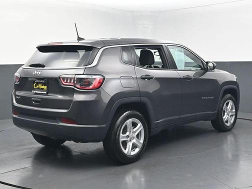 Granite Crystal Metallic Clearcoat 2023 Jeep Compass Sport