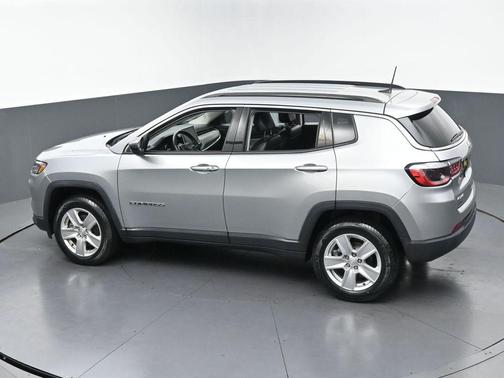 Billet Silver Metallic Clearcoat 2022 Jeep Compass Latitude