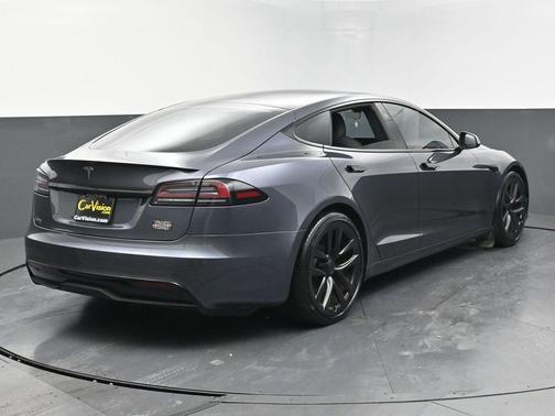 2022 Tesla Model S Plaid
