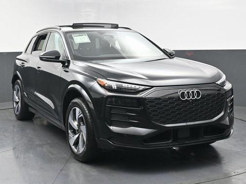 2025 Audi Q6 e-tron Premium Plus quattro