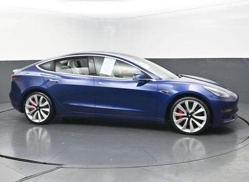 Deep Blue Metallic 2018 Tesla Model 3 Performance