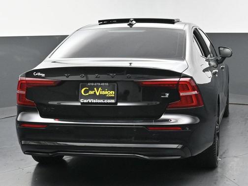 2024 Volvo S60 Recharge Plug-In Hybrid T8 Ultimate Black Edition