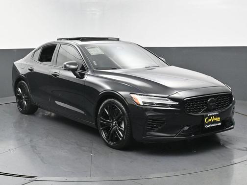 2024 Volvo S60 Recharge Plug-In Hybrid T8 Ultimate Black Edition