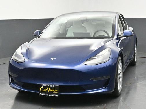 2022 Tesla Model 3 Standard Range