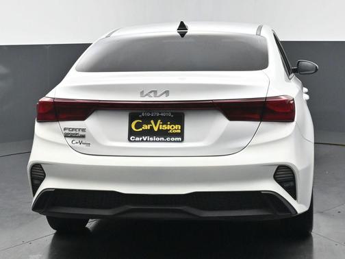 Snow White Pearl 2022 Kia Forte LXS